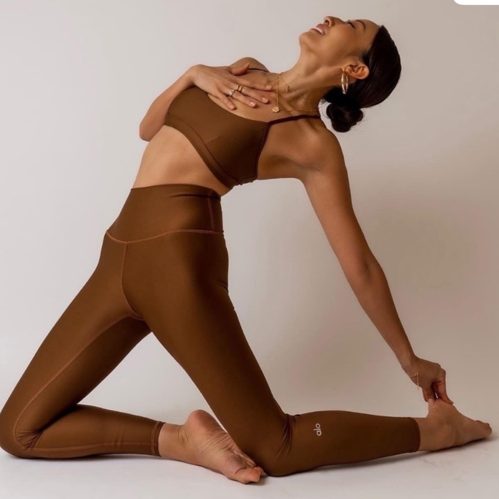 ALO intrigue bra airlift Yoga Cinnamon Brown Legging Set